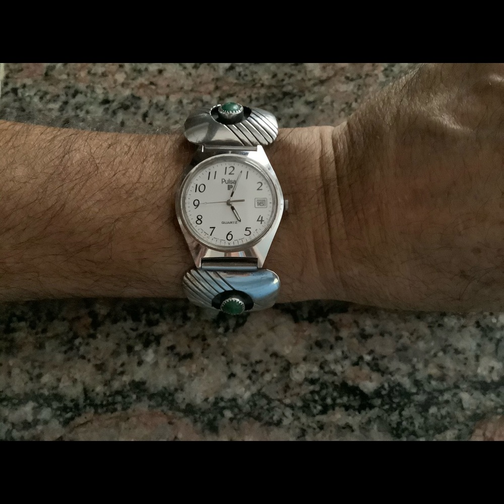 Pulsar Date Quartz Watch With Navajo Ss Tip Band - image 1